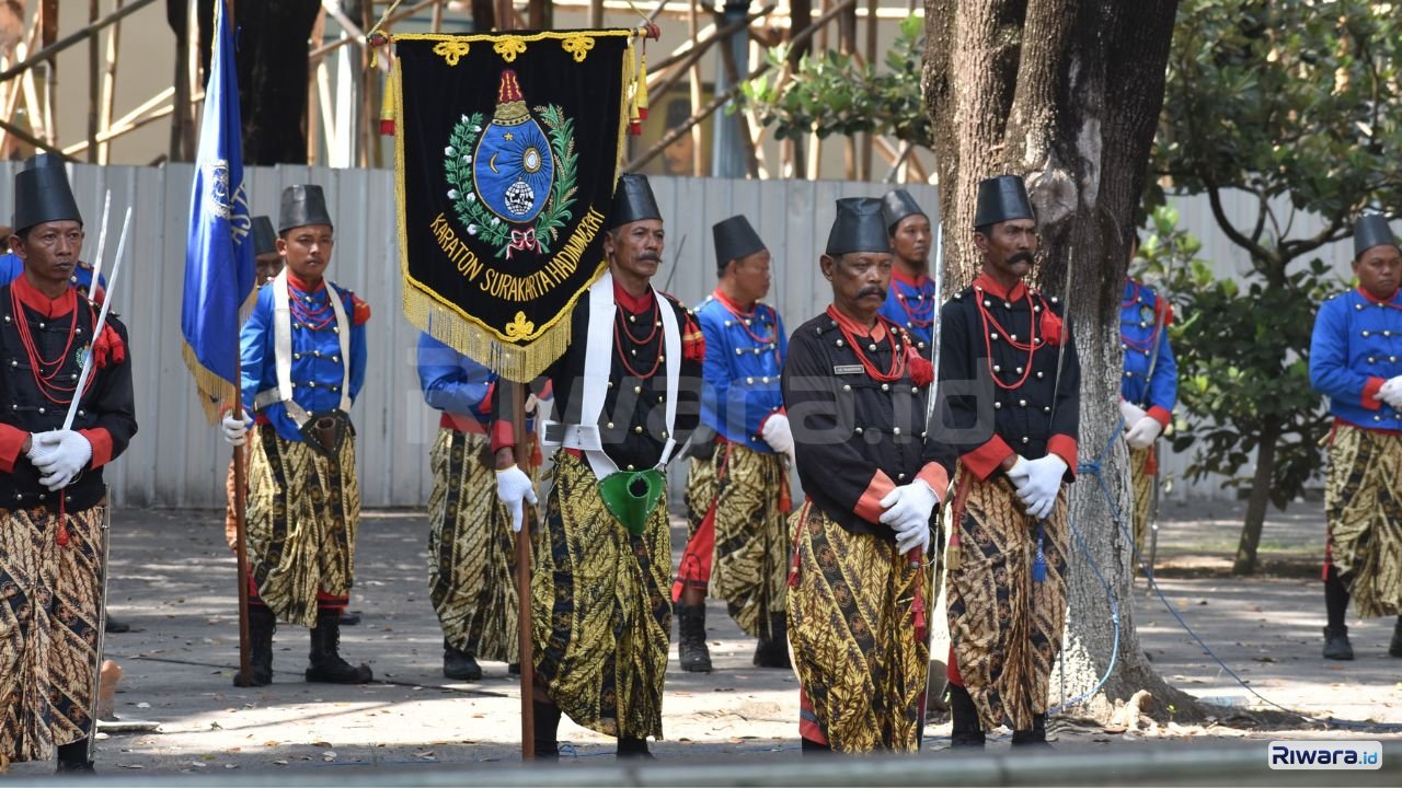 Kirab Gunungan Jaler dan Gunungan Estri dalam Grebeg Besar Iduladha 2026 Karaton Surakarta Hadiningrat menjadi simbol keberlanjutan tradisi Jawa-Islam yang telah bertahan lebih dari lima abad sejak era Kesultanan Demak